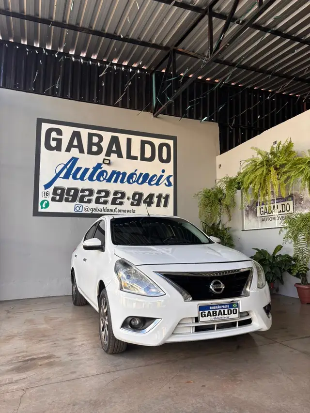 Carro Nissan Versa 2017 1.6 16V SL FlexStart (Flex)