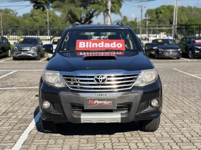 Carro Toyota SW4 2015 Hilux  3.0 TDI 4x4 SRV 7L