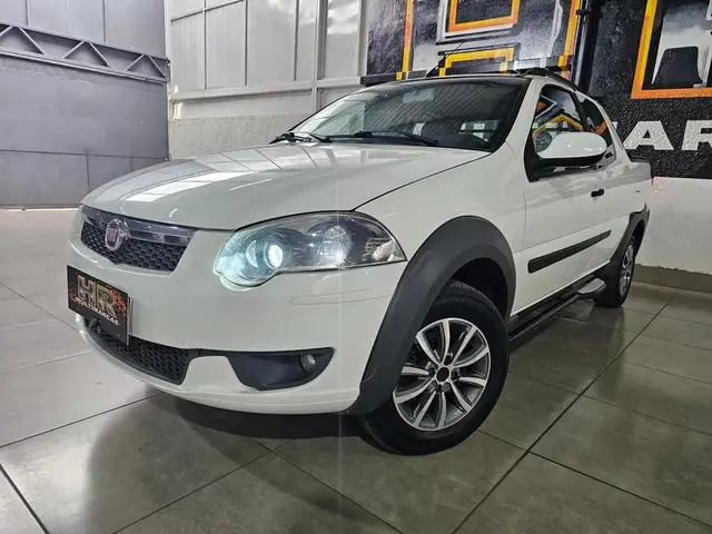 Carro Fiat Strada 2014 Trekking 1.6 16V (Flex) (Cabine Dupla)