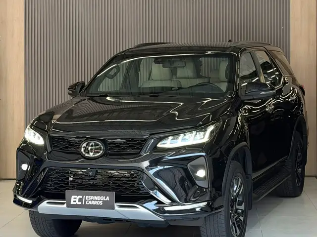 Carro Toyota SW4 2022 Diamond  2.8 turbodiesel 7L 4x4 (Aut)