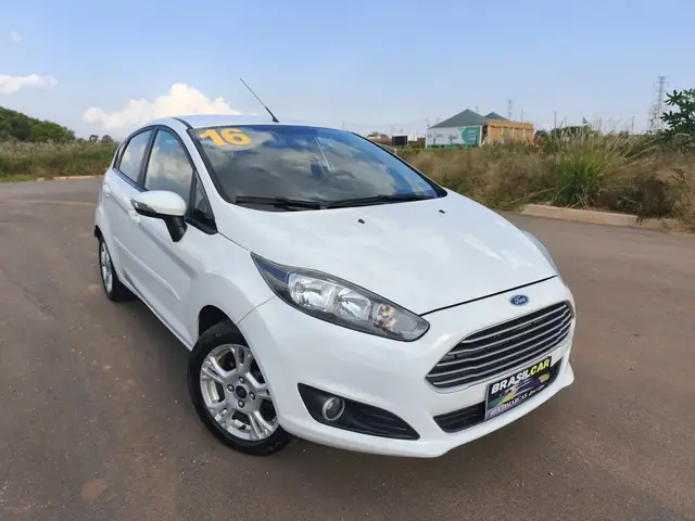 Carro Ford New Fiesta Sedan 2016 1.6 SE PowerShift (Flex)