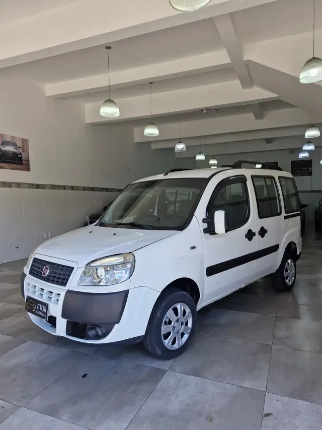 Carro Fiat Doblò 2014 Attractive 1.4 8V (Flex)