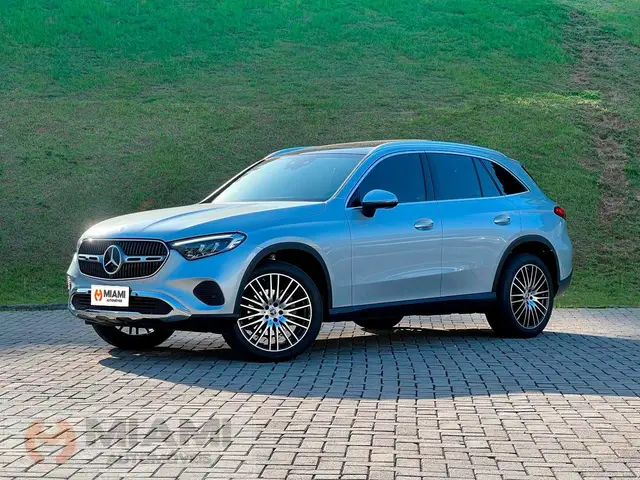 Carro Mercedes-Benz GLC 300  2024 AMG Line Coupe 4M 2.0 TB Aut.