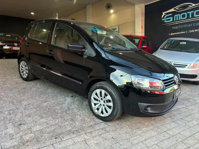 Carro Volkswagen Fox 2014 1.0 TEC (Flex) 4p
