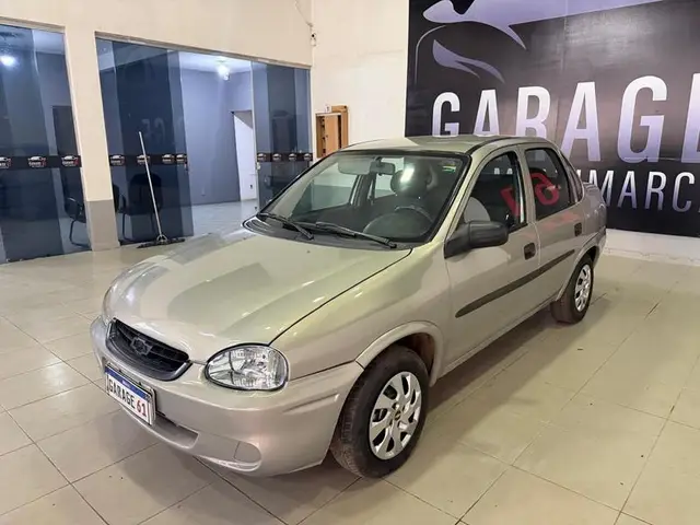 Carro Chevrolet Classic 2005 Corsa Sedan  Life 1.6