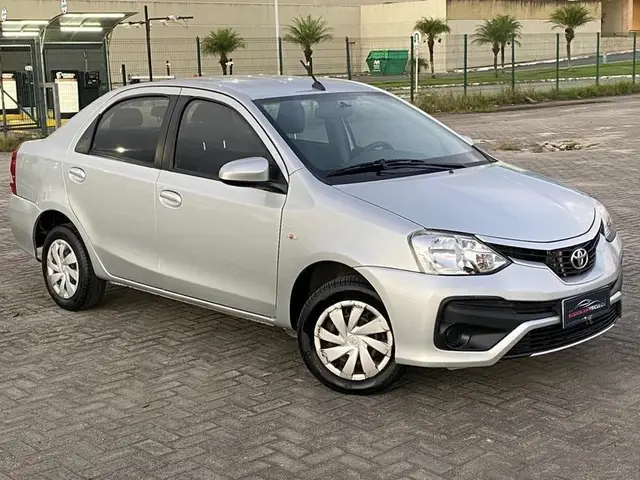 Carro Toyota Etios Sedan 2018 XS 1.5 (Flex)