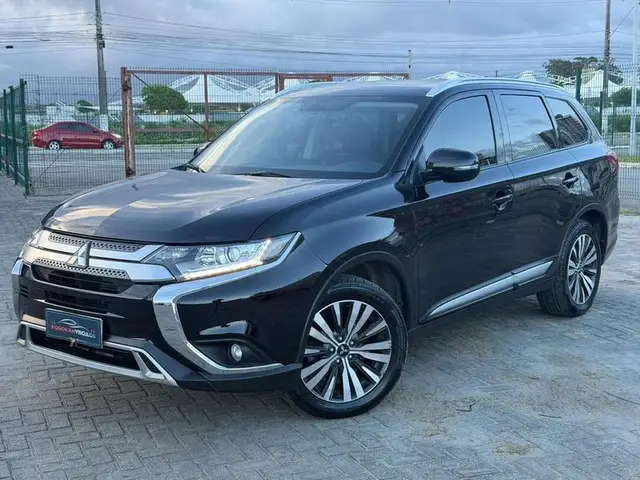Carro Mitsubishi Outlander 2020 2.0 HPE 7L CVT