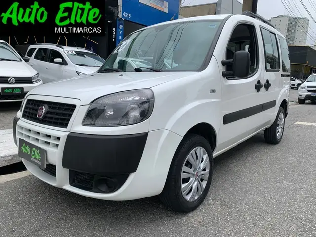 Carro Fiat Doblò 2021 Essence 1.8 16V (Flex)