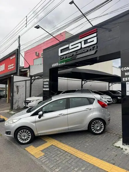 Carro Ford Fiesta Hatch 2015 Titanium Powershift 1.6 (Flex)