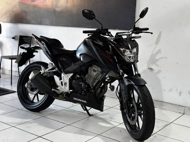 Moto Honda CB 300F Twister 2023 (CBS)