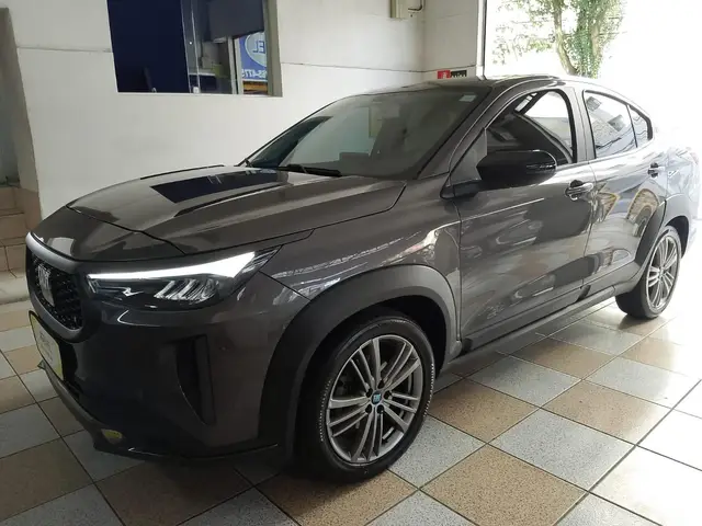 Carro Fiat Fastback 2024 Turbo 200