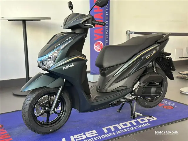 Moto Yamaha Fluo 2027 Hybrid Connected