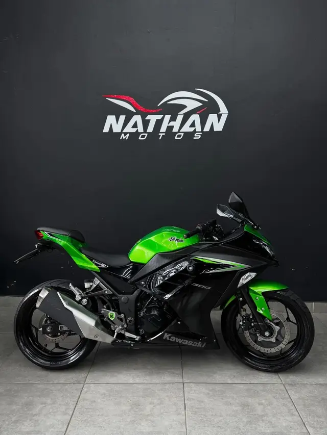 Moto Kawasaki Ninja 2023 300
