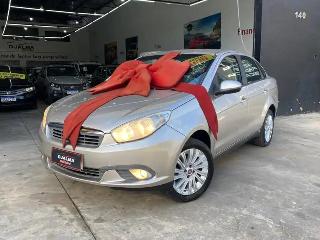 Carro Fiat Grand Siena 2013 Essence 1.6 16V (Flex)