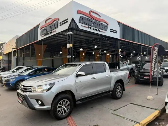 Carro Toyota Hilux Cabine Dupla 2017 Hilux 2.8 TDI SRV CD 4x4 (Aut)