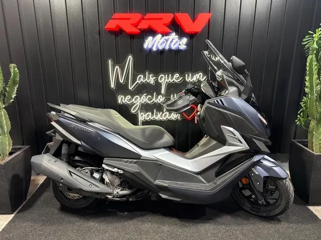 Moto Dafra Cruisym 2025 300