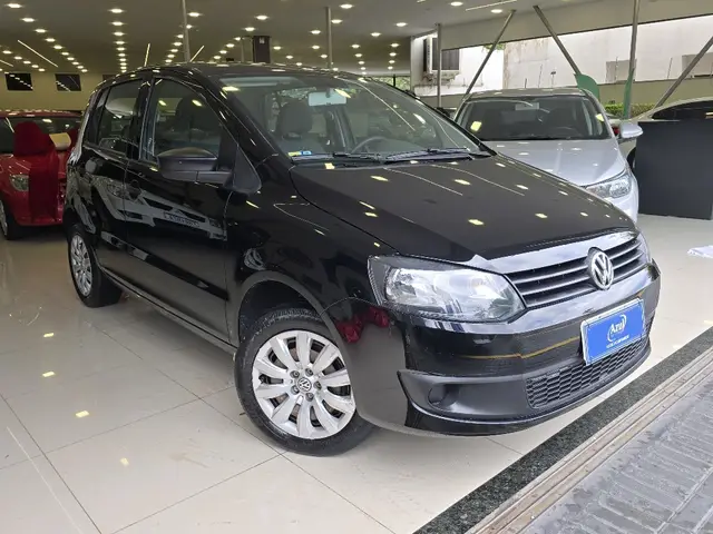 Carro Volkswagen Fox 2014 1.0 TEC (Flex) 4p