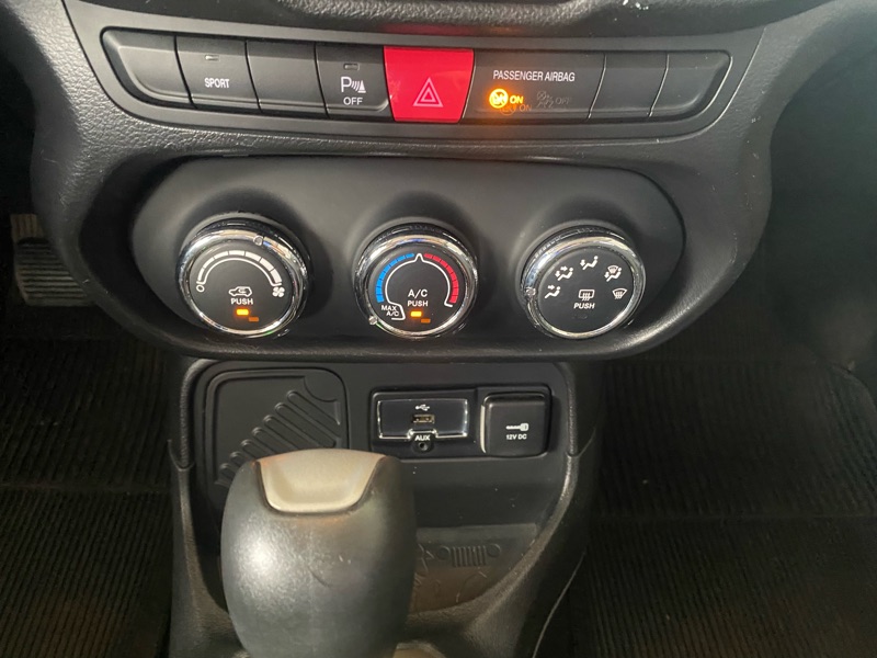 Jeep Renegade 1.8 (Aut) (Flex)
