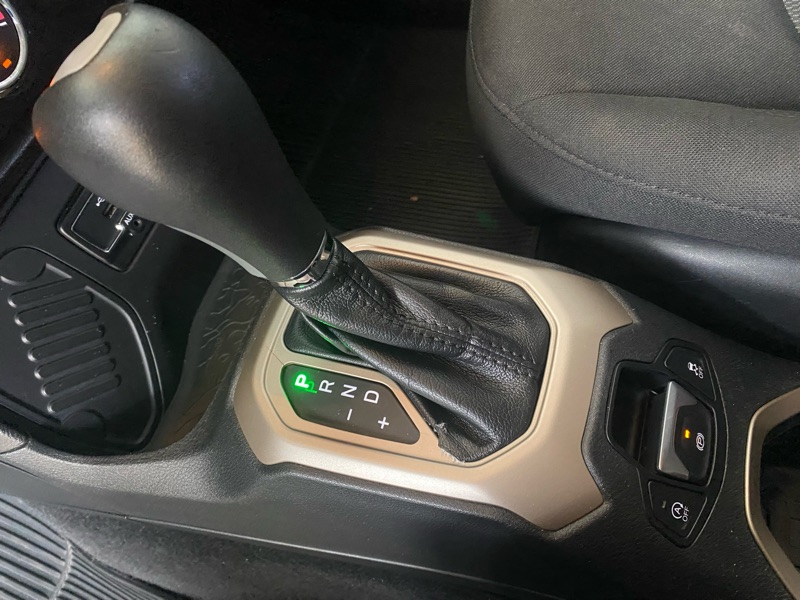 Jeep Renegade 1.8 (Aut) (Flex)