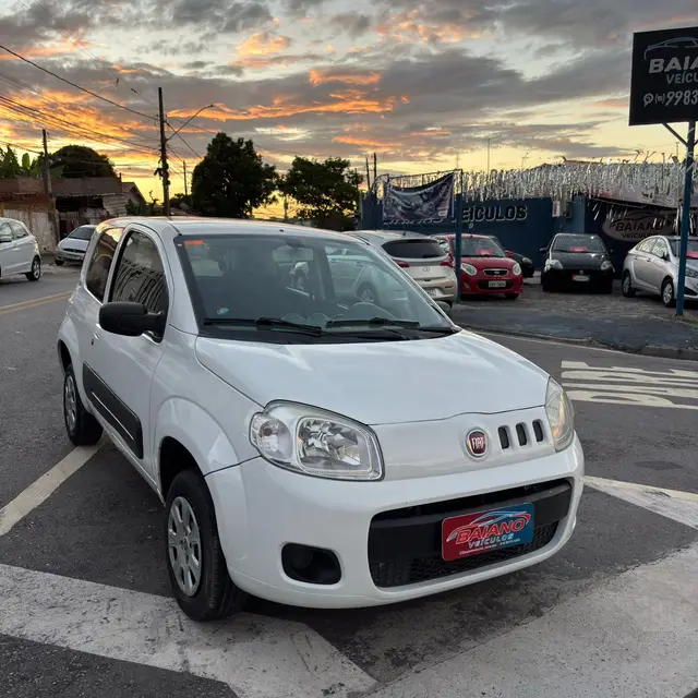 Carro Fiat Uno 2014 Vivace 1.0 8V (Flex) 2p
