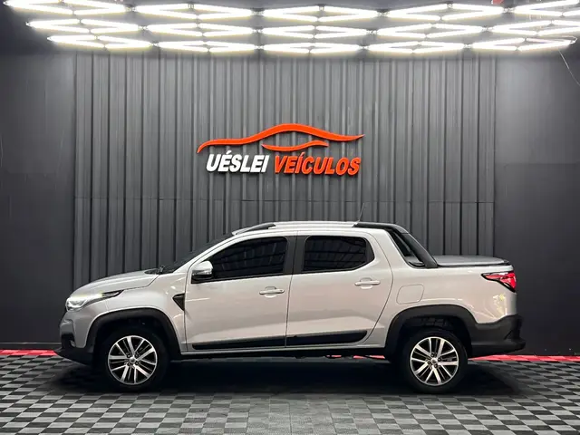 Carro Fiat Strada 2023 Volcano 1.3 8V CD AT
