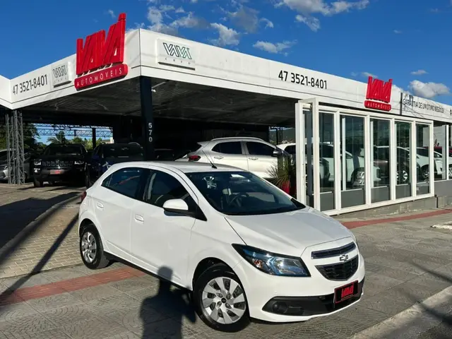 Carro Chevrolet Onix 2013 1.4 LT SPE/4