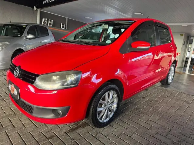 Carro Volkswagen Fox 2014 1.0 TEC (Flex) 2p