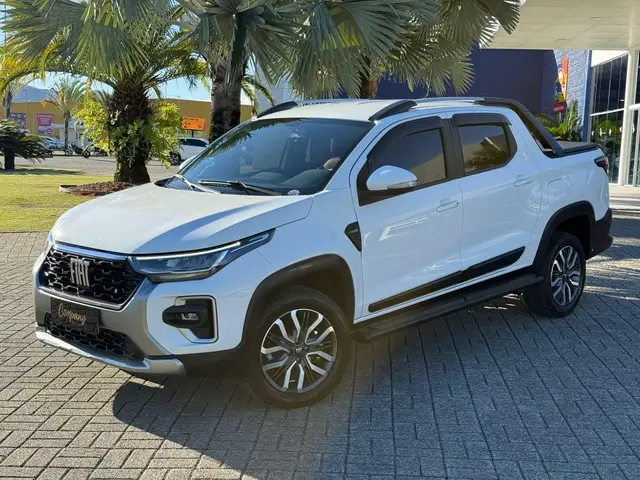 Carro Fiat Strada 2024 Volcano 1.3 Flex 8V CD Aut.