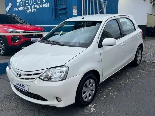 Carro Toyota Etios 2013 1.3 (Flex)