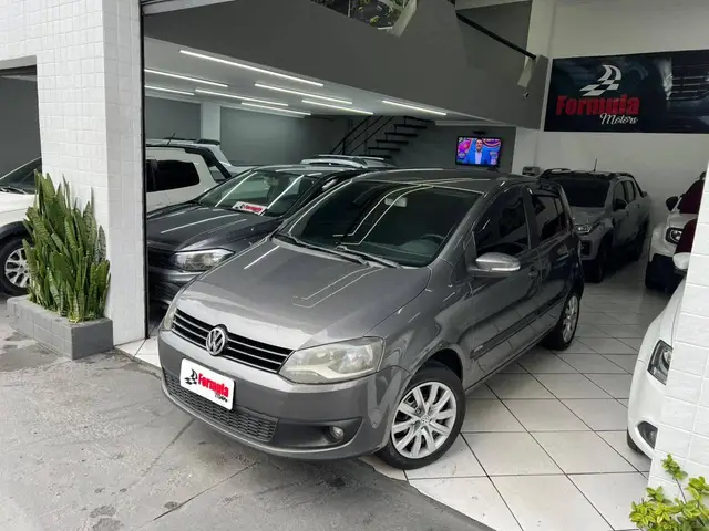 Carro Volkswagen Fox 2014 1.0 TEC (Flex) 4p