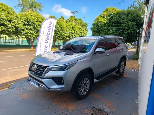 Carro Toyota SW4 2022 SRX 2.8 turbodiesel 5L 4x4 (Aut)