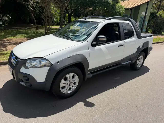 Carro Fiat Strada 2012 Adventure 1.8 16V Dualogic (Flex) (Cabine Dupla)