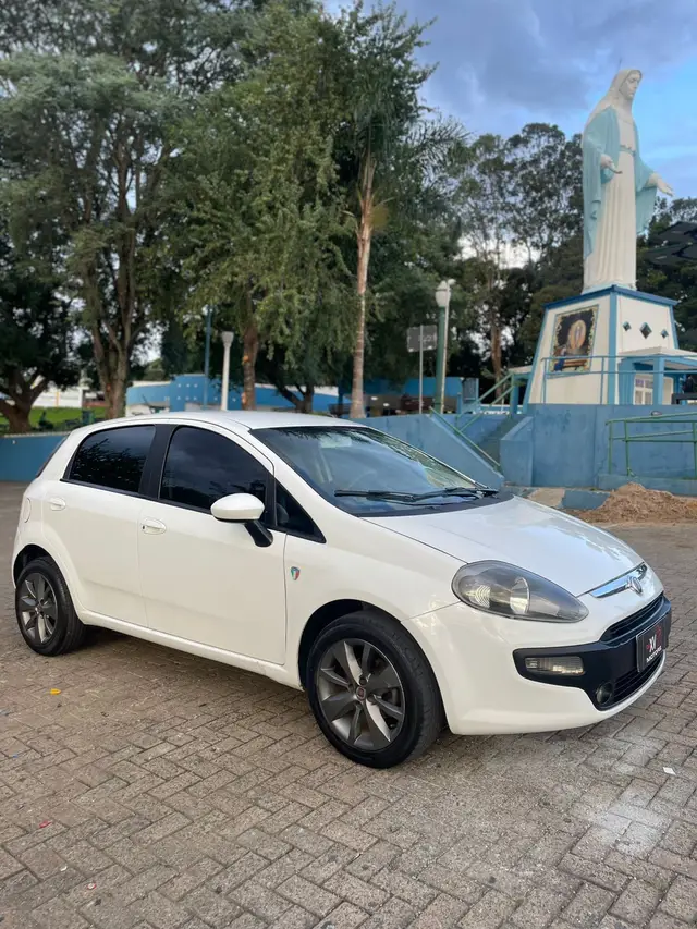 Carro Fiat Punto 2013 Attractive 1.4 (Flex)