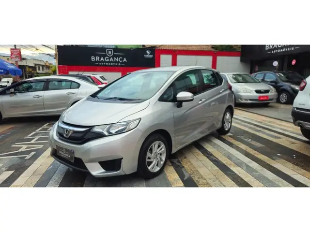 Carro Honda Fit 2015 1.5 16v LX CVT (Flex)