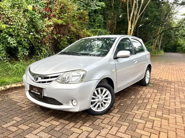 Carro Toyota Etios 2013 XLS 1.5 (Flex)