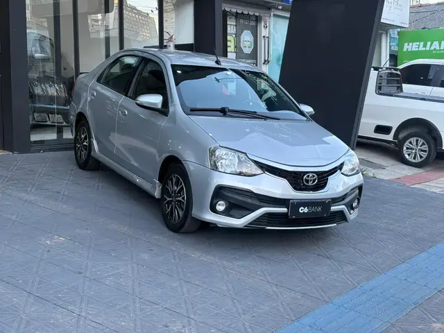 Carro Toyota Etios Sedan 2018 Platinum 1.5 (Aut) (Flex)