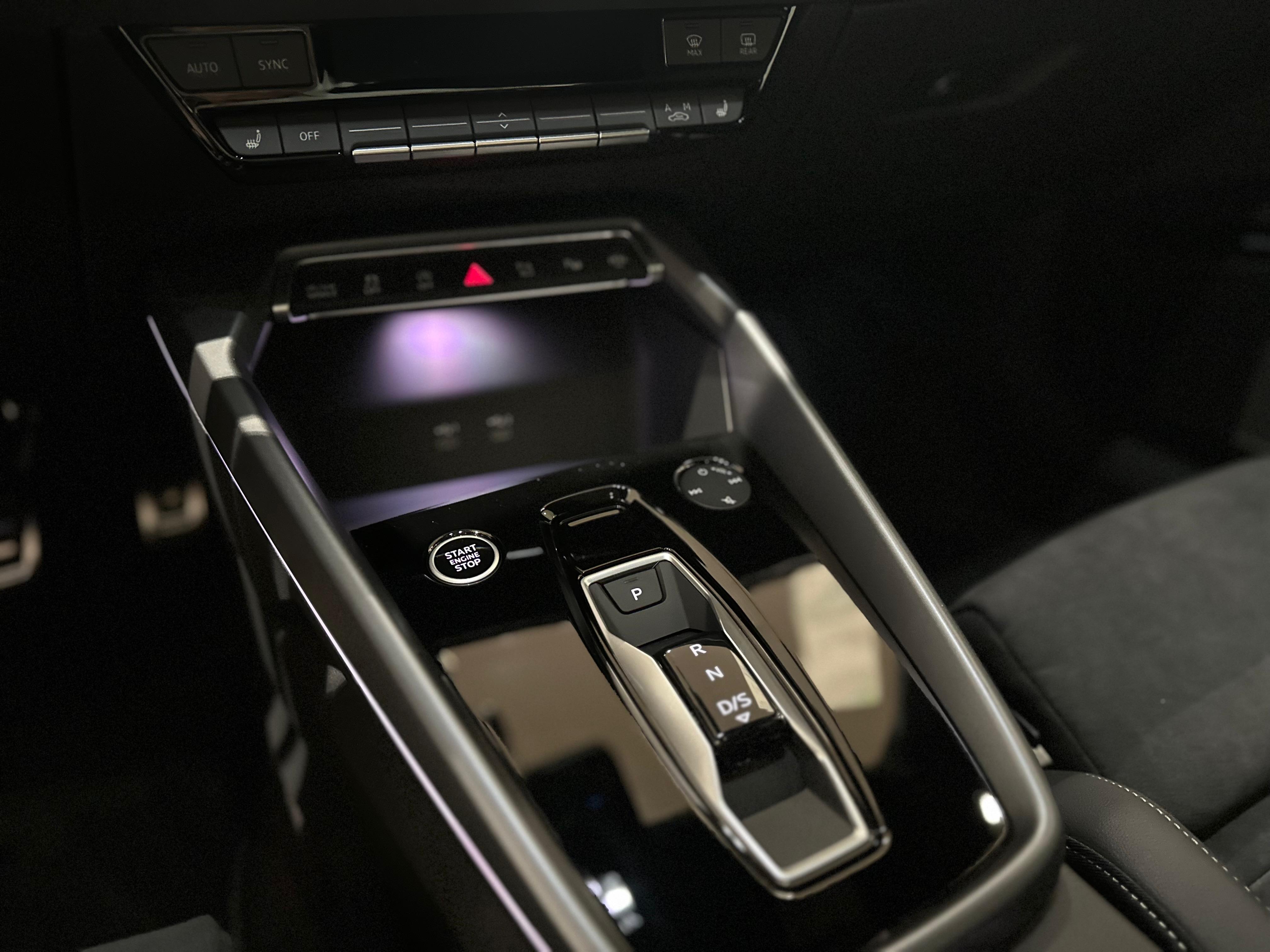 audi a3 sportback performance black 2.0 s-tron