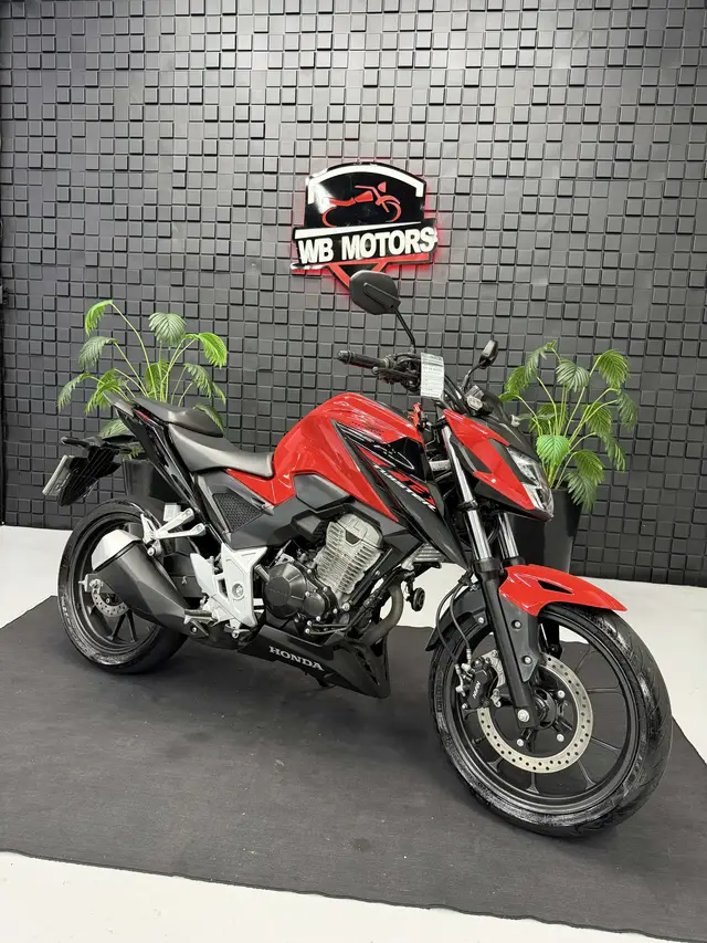 Moto Honda CB 300F Twister 2023 Standard