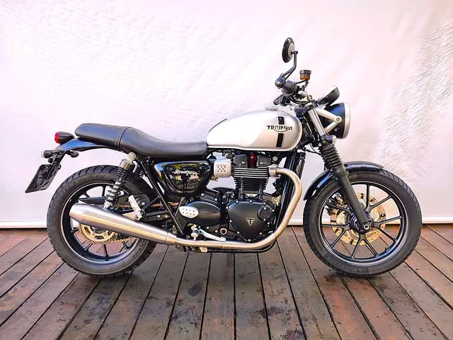 Moto Triumph Street Twin 2018 900 cc