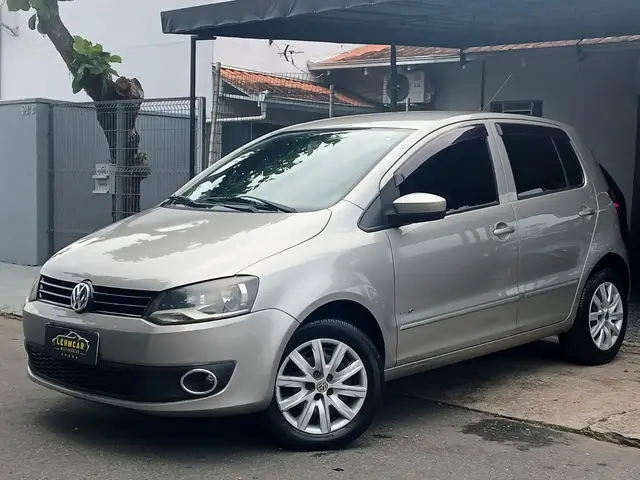 Carro Volkswagen Fox 2011 1.6 8V (Flex)