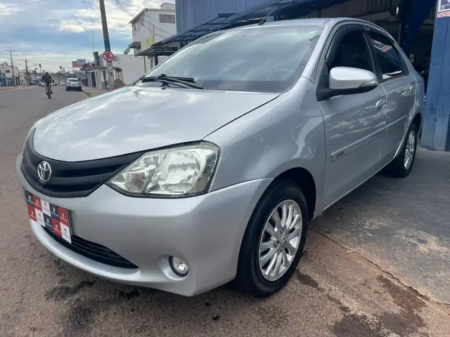 Carro Toyota Etios Sedan 2015 XLS 1.5 (Flex)