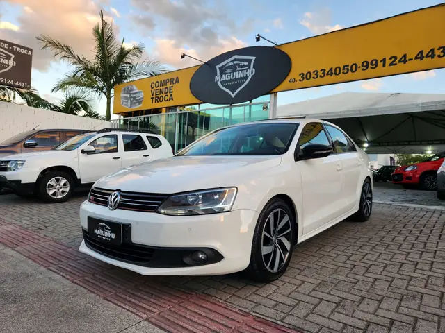 Carro Volkswagen Jetta 2014 2.0 Comfortline (Flex)