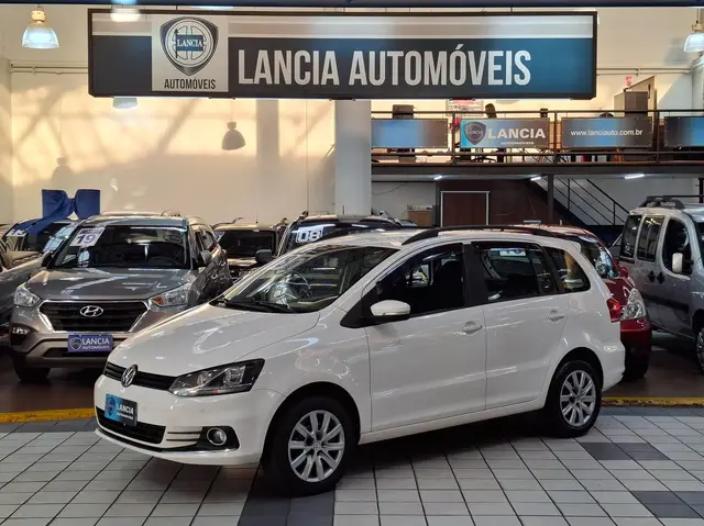 Carro Volkswagen SpaceFox 2018 1.6 MSI Trendline (Flex)