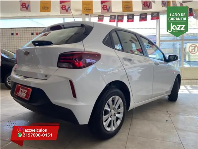 Carro Chevrolet Onix Plus 2020 1.0 LT (Flex)