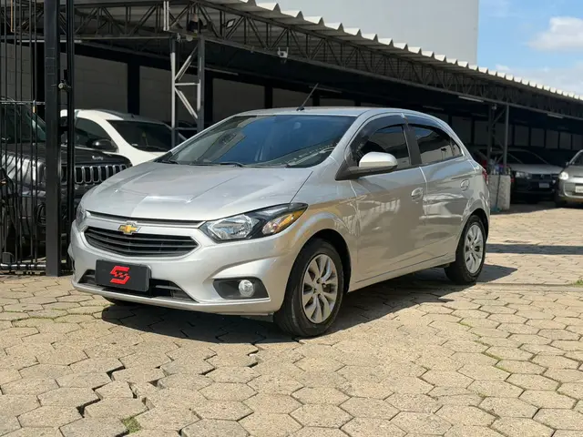 Carro Chevrolet Onix 2018 LT 1.4 8V FlexPower 5p Mec.