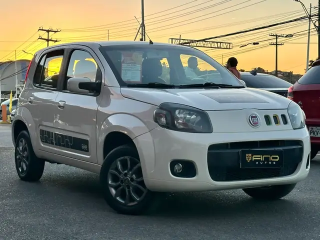 Carro Fiat Uno 2014 Vivace 1.0 8V (Flex) 4p