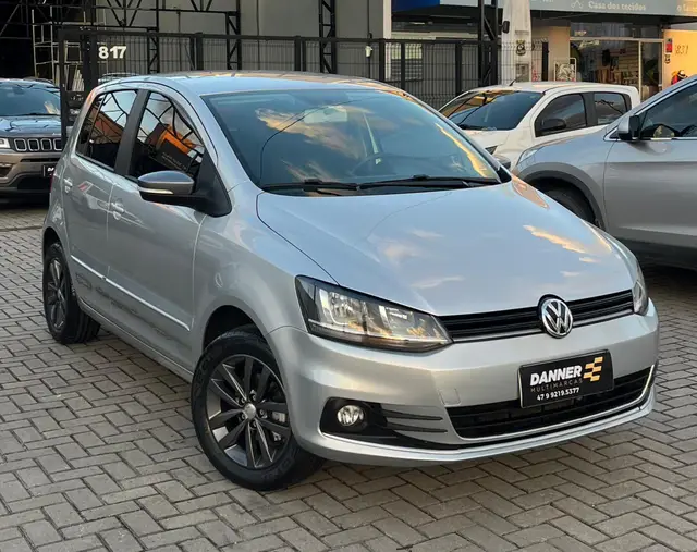 Carro Volkswagen Fox 2018 1.6 MSI Connect I-Motion (Flex)