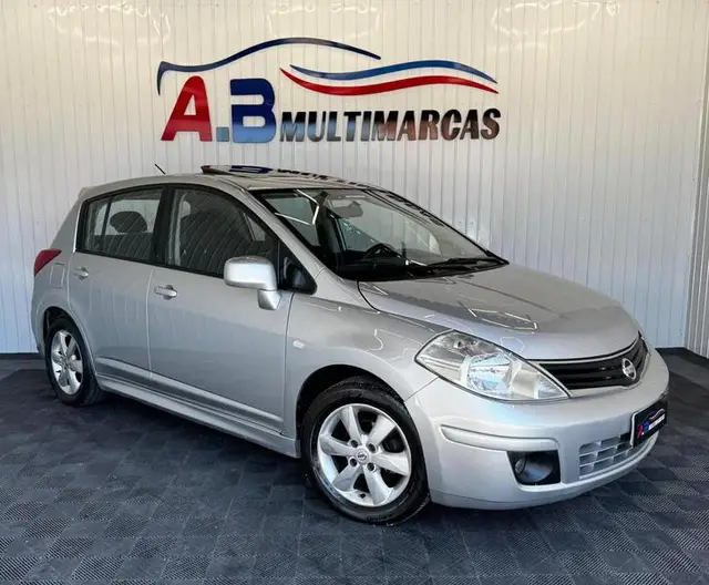 Carro Nissan Tiida 2012 SL 1.8 (flex) (aut)