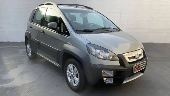Carro Fiat Idea 2013 Adventure 1.8 16V E.TorQ (Flex)
