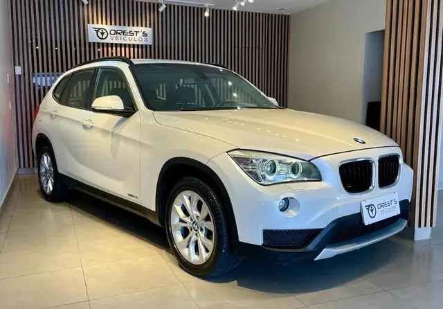 Carro BMW X1 2014 2.0 sDrive18i Top (aut)